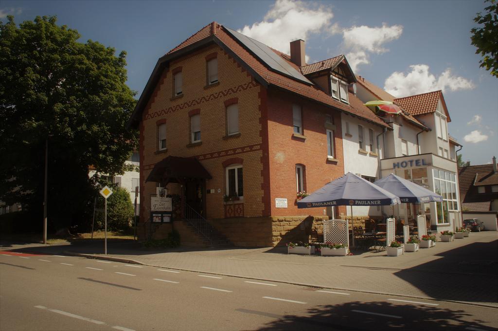 Hotel Zur Eisenbahn Реннинген Экстерьер фото